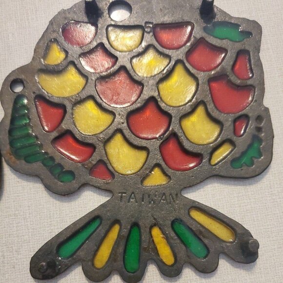 2 Vintage Metal Fish Shaped Trivet Hot Plate Hanging Stained Glass Red Yellow - Picture 6 of 10
